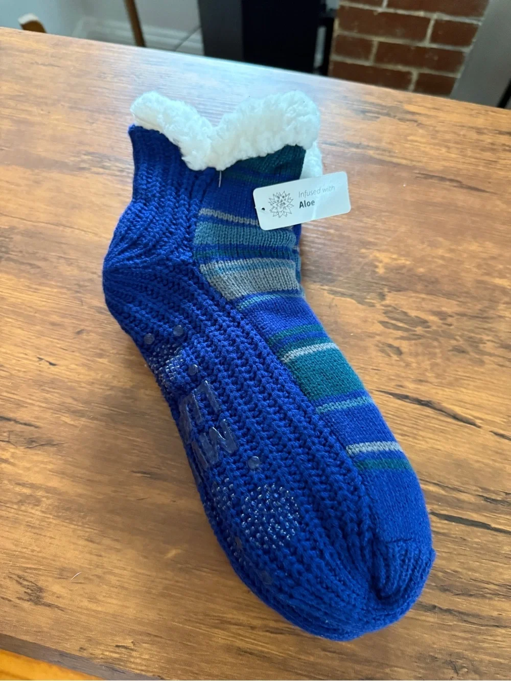 MUK LUK Cozy Blue Fleece-Lined Slipper Socks - Aloe-Infused Comfort NEW